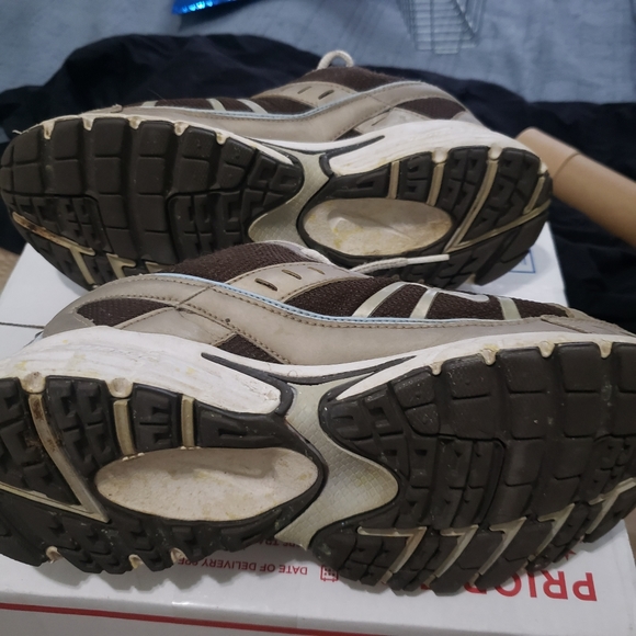 Nike Sneakers | size 8.5 - Picture 4 of 5